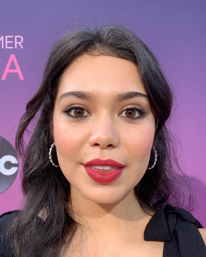 アメリカン・ブロードキャスティング・カンパニーのインスタグラム：「@auliicravalho and @direalshaggy are going Under the Sea for #TheLittleMermaidLive!」