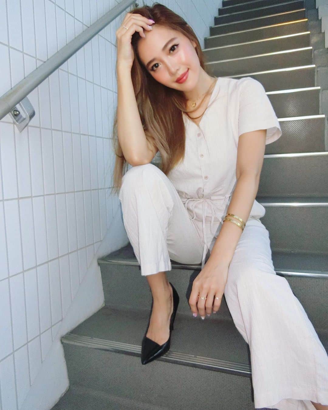 のインスタグラム：「Work day.♬︎👩‍💻 暑さに負けず頑張りましょ🧡🌼 * * * #ootd #work #workday #makeup #tokyo #officelady」