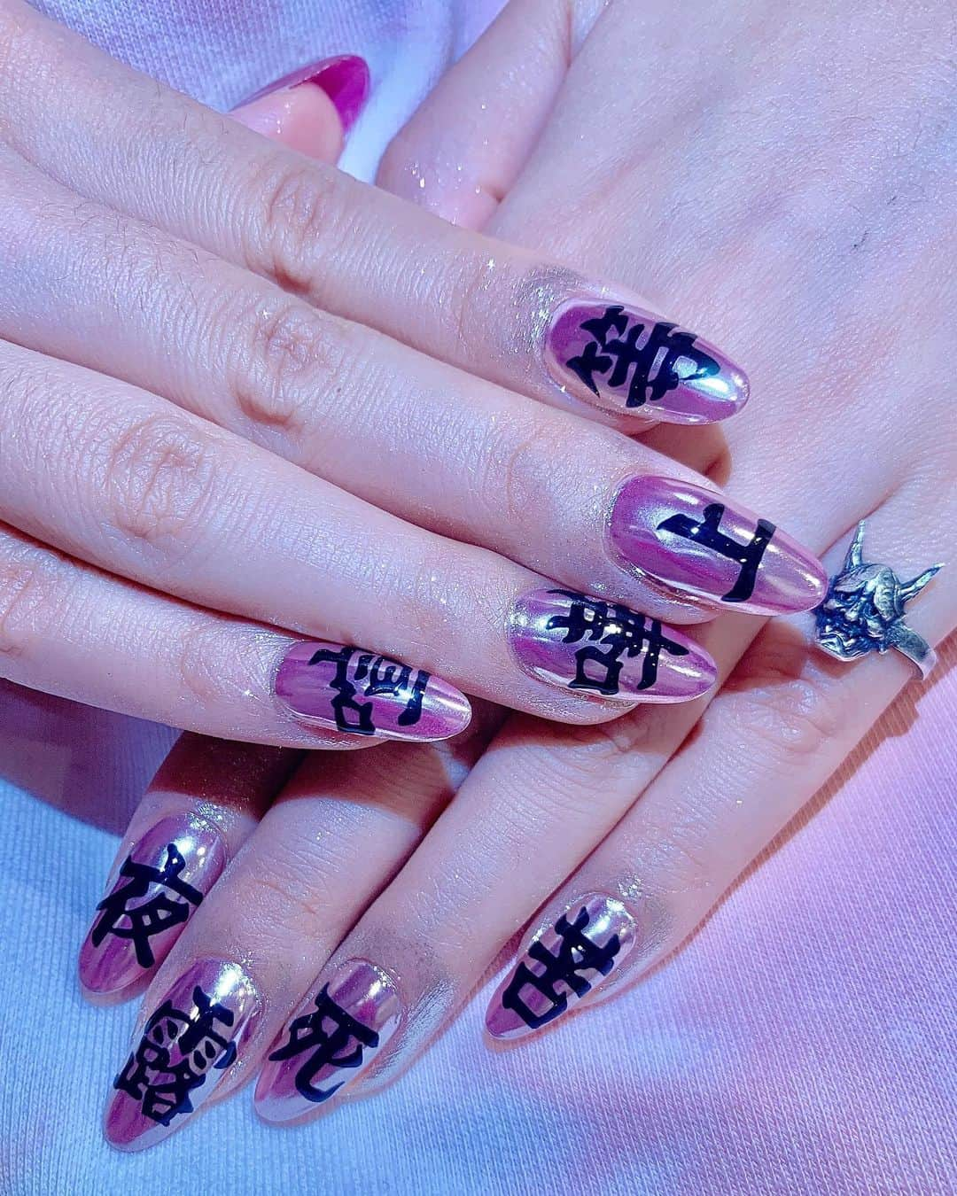 Mei Kawajiriさんのインスタグラム写真 - (Mei KawajiriInstagram)「夜露死苦💕喧嘩上等 @juno.shen #nailsbymei」8月6日 13時28分 - nailsbymei