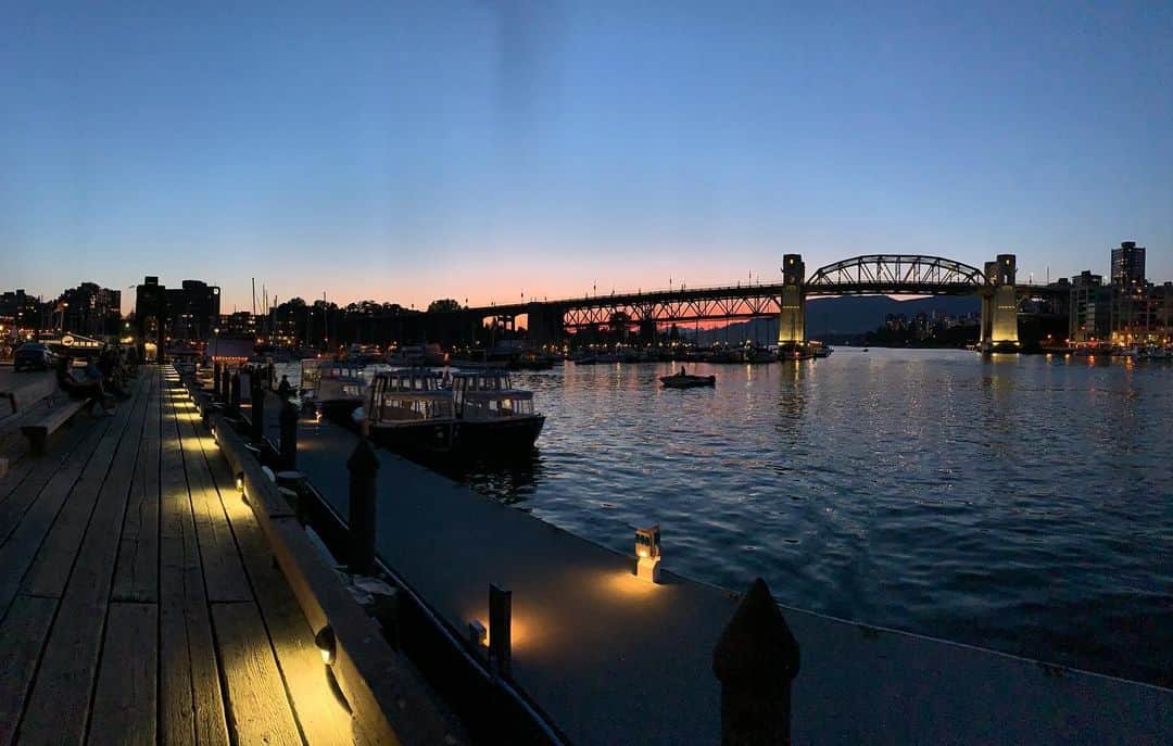 住吉美紀さんのインスタグラム写真 - (住吉美紀Instagram)「なま色バンクーバー。 The natural colours of Vancouver. #sunset #nofilter  #ilovevancouver」8月6日 13時33分 - miki_sumiyoshi
