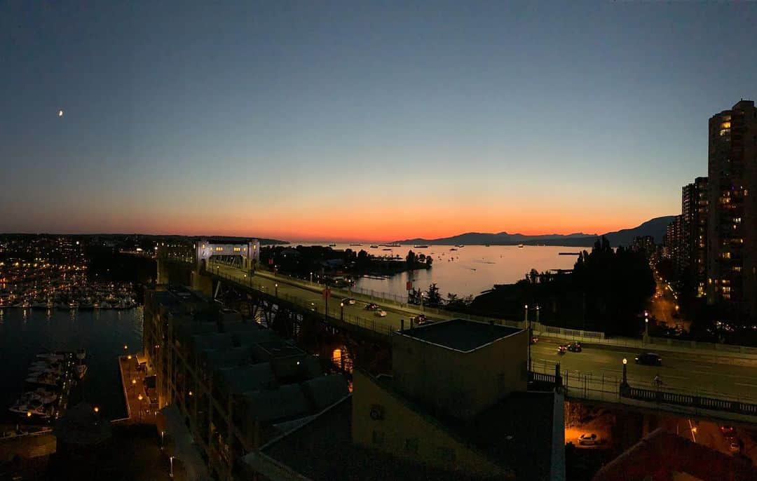 住吉美紀さんのインスタグラム写真 - (住吉美紀Instagram)「なま色バンクーバー。 The natural colours of Vancouver. #sunset #nofilter  #ilovevancouver」8月6日 13時33分 - miki_sumiyoshi