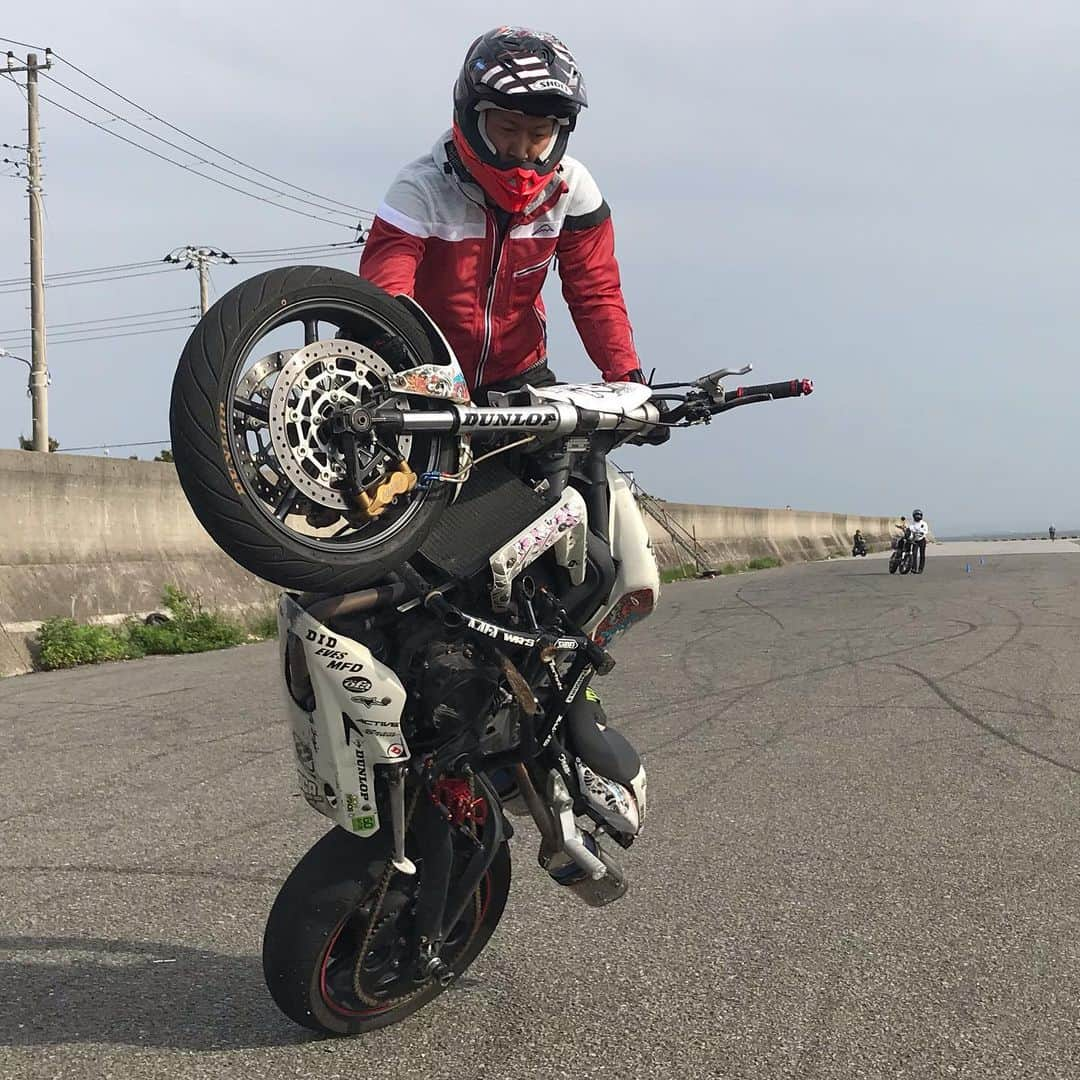 小川裕之さんのインスタグラム写真 - (小川裕之Instagram)「バイクのーりーたーいー  がっつりバイクに乗れる骨の強度が出るまで3ヶ月かかるらしい(涙  #ogaチャンネル」8月6日 13時40分 - ogastunt