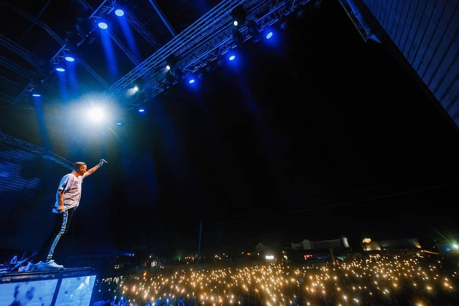 ロビン・シュルツさんのインスタグラム写真 - (ロビン・シュルツInstagram)「Thx Montenegro 🇲🇪 🔥💥🔥💥 📸 @marko_edge」9月4日 18時16分 - robin__schulz