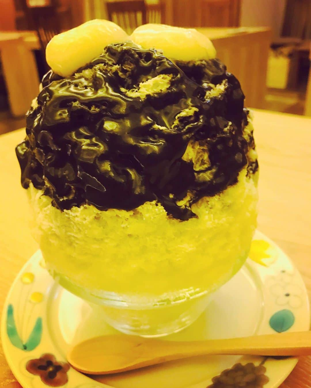 美川憲二さんのインスタグラム写真 - (美川憲二Instagram)「札幌でかき氷よ〜😋🍧👍👍 黒ごまレアチーズ白玉トッピング‼️ 美味しすぎ〜😍💓💓💓💓💓💓 #氷処さゆり  #札幌 #黒ごまレアチーズと白玉 #美味しすぎ  #美川憲二 #ものまね」9月4日 17時25分 - mikawakenji