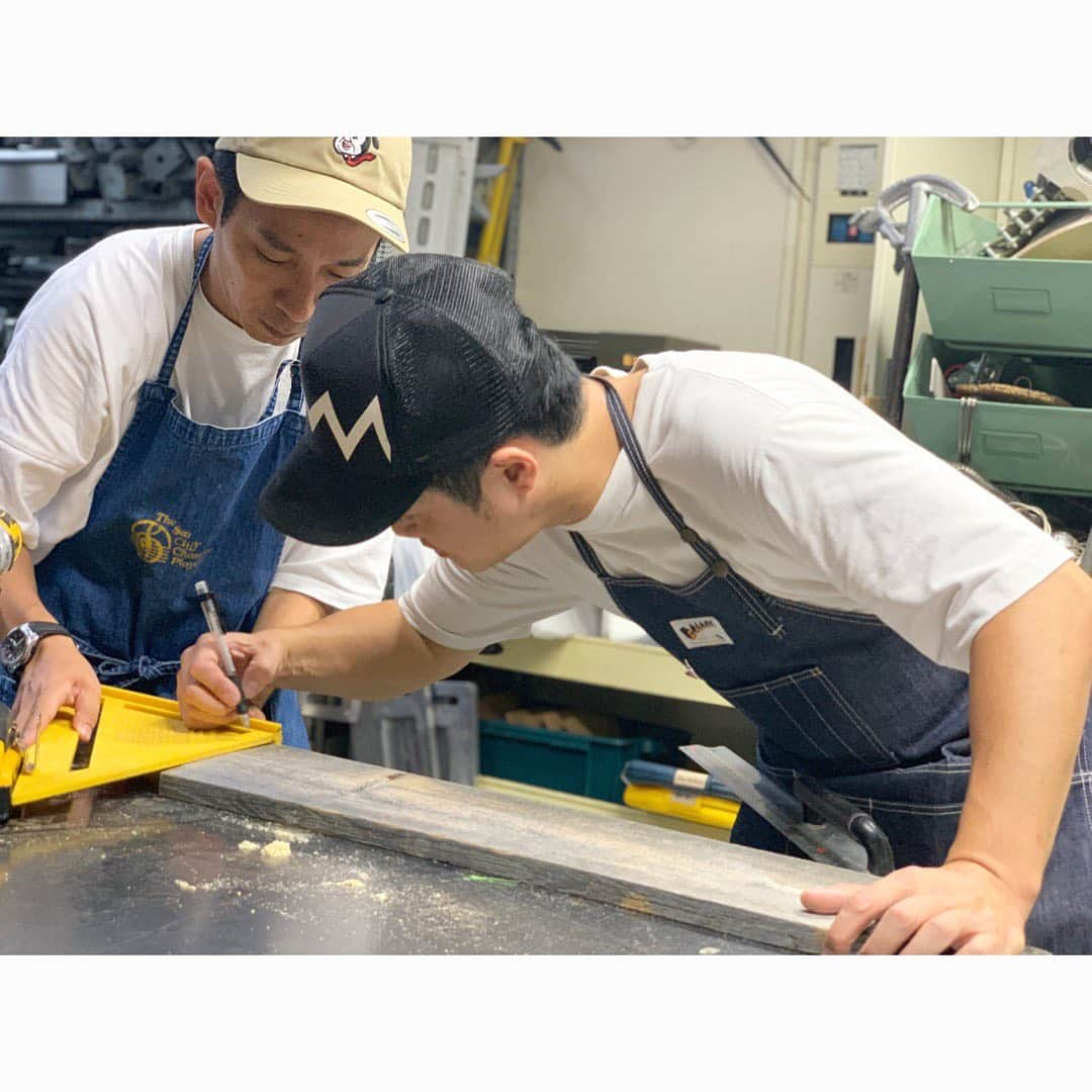 佐田正樹さんのインスタグラム写真 - (佐田正樹Instagram)「朝からチンカス君とDULTON町田店さんへ。 新企画はじまります。 詳細はおって。  #DULTON #ダルトン #DIY #佐田工務店 #チンカス君 #物作りゴリラ」9月4日 17時37分 - satakisama