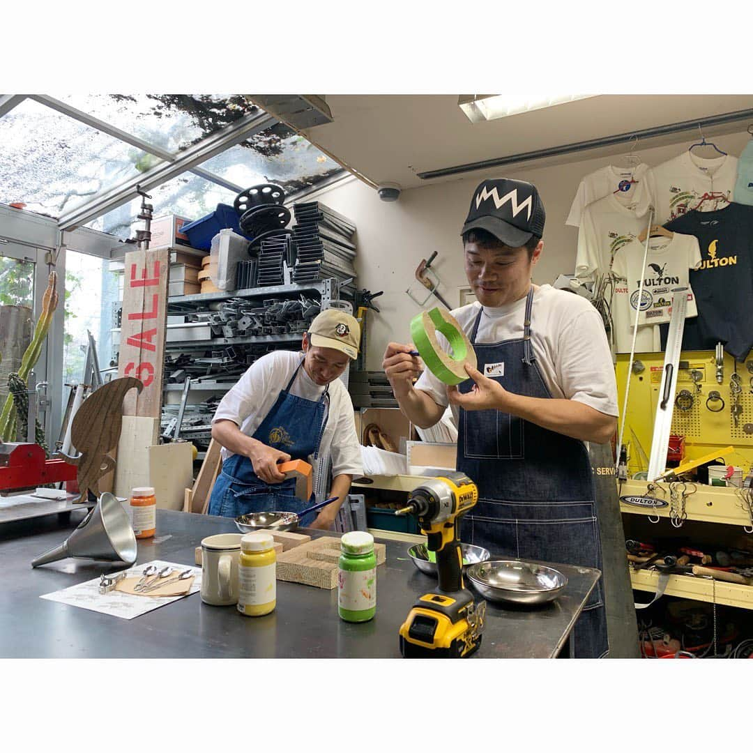 佐田正樹さんのインスタグラム写真 - (佐田正樹Instagram)「朝からチンカス君とDULTON町田店さんへ。 新企画はじまります。 詳細はおって。  #DULTON #ダルトン #DIY #佐田工務店 #チンカス君 #物作りゴリラ」9月4日 17時37分 - satakisama