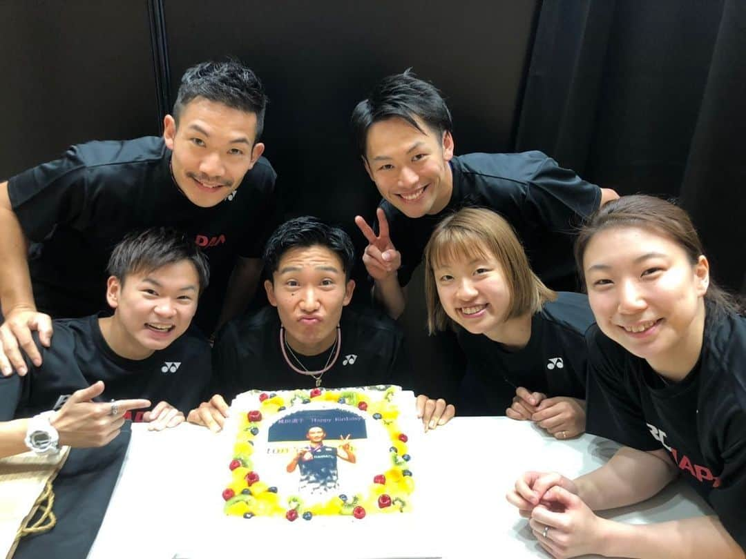 東野有紗さんのインスタグラム写真 - (東野有紗Instagram)「遅ばせながら… 9/1バドフェス🏸 たくさんの方にお越しいただいてとても嬉しかったです！関係者の方々や皆様に感謝です。これからも応援よろしくお願いします！ そして桃田先輩、誕生日おめでとうございます🎉🎂 . . . 練習では、さやかさんと一緒に先輩方からサプライで誕生日のお祝いをしていただきました♡!しっかりと女子力アップさせたいと思います。笑 ありがとうございます！」9月4日 17時42分 - aripei.meee