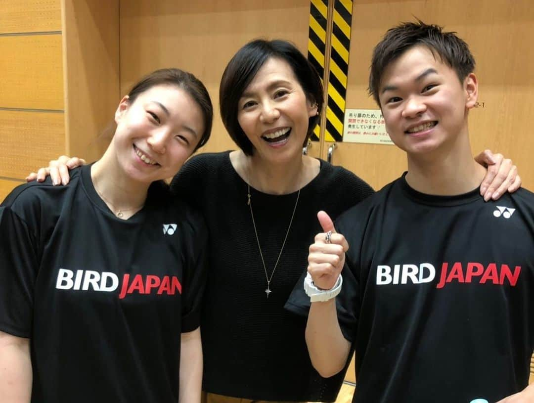 東野有紗さんのインスタグラム写真 - (東野有紗Instagram)「遅ばせながら… 9/1バドフェス🏸 たくさんの方にお越しいただいてとても嬉しかったです！関係者の方々や皆様に感謝です。これからも応援よろしくお願いします！ そして桃田先輩、誕生日おめでとうございます🎉🎂 . . . 練習では、さやかさんと一緒に先輩方からサプライで誕生日のお祝いをしていただきました♡!しっかりと女子力アップさせたいと思います。笑 ありがとうございます！」9月4日 17時42分 - aripei.meee