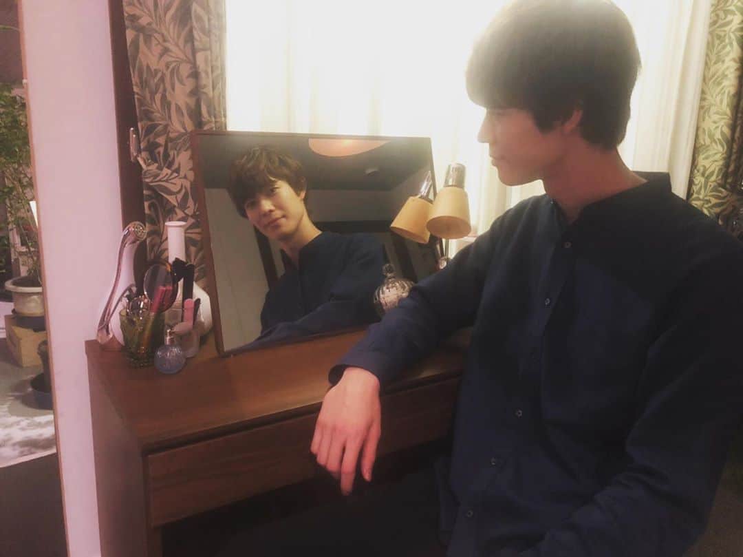 のインスタグラム：「「偽装不倫」第9話。今夜10時から！お見逃しなく。  #偽装不倫 #鏡の中の丈」