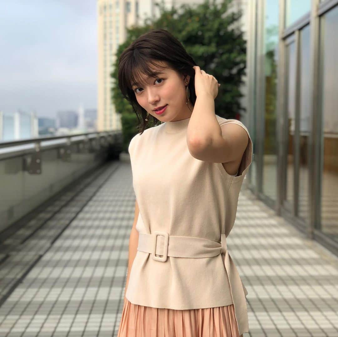 フジテレビ「めざましテレビ」さんのインスタグラム写真 - (フジテレビ「めざましテレビ」Instagram)「9月3日（火）きょう何着て行く？ ・ ファッション雑誌CanCamとコラボした お天気コーナー「きょう何着て行く？」 阿部華也子ちゃんの毎日のコーデを紹介♪ ・ 【きょうのコーデ】 ニット→#ECLIN 7000円 スカート→#PROPORTIONBODYDRESSING 9400円 靴→#ブリジットバーキン 1万180０円 ピアス→#GasBijoux 1万4900円 ・ 【コーデのポイント】 ポイントはスタイルアップ効果が狙える ウエストマークのニット👗 長めのトップスの上からベルトを巻くスタイルが 今シーズンのトレンド🕺✨ 長めボトムを合わせて全体をロングな シルエットでまとめると今年風に仕上がりますよ👀✨ ・ #めざましテレビ #きょう何着て行く？ #阿部華也子 #今日のコーデ#コーデ #CanCam #今日のファッション#ootd #きょう何着て行く？は月〜金朝6時22分ごろ放送！」9月4日 9時22分 - mezamashi.tv