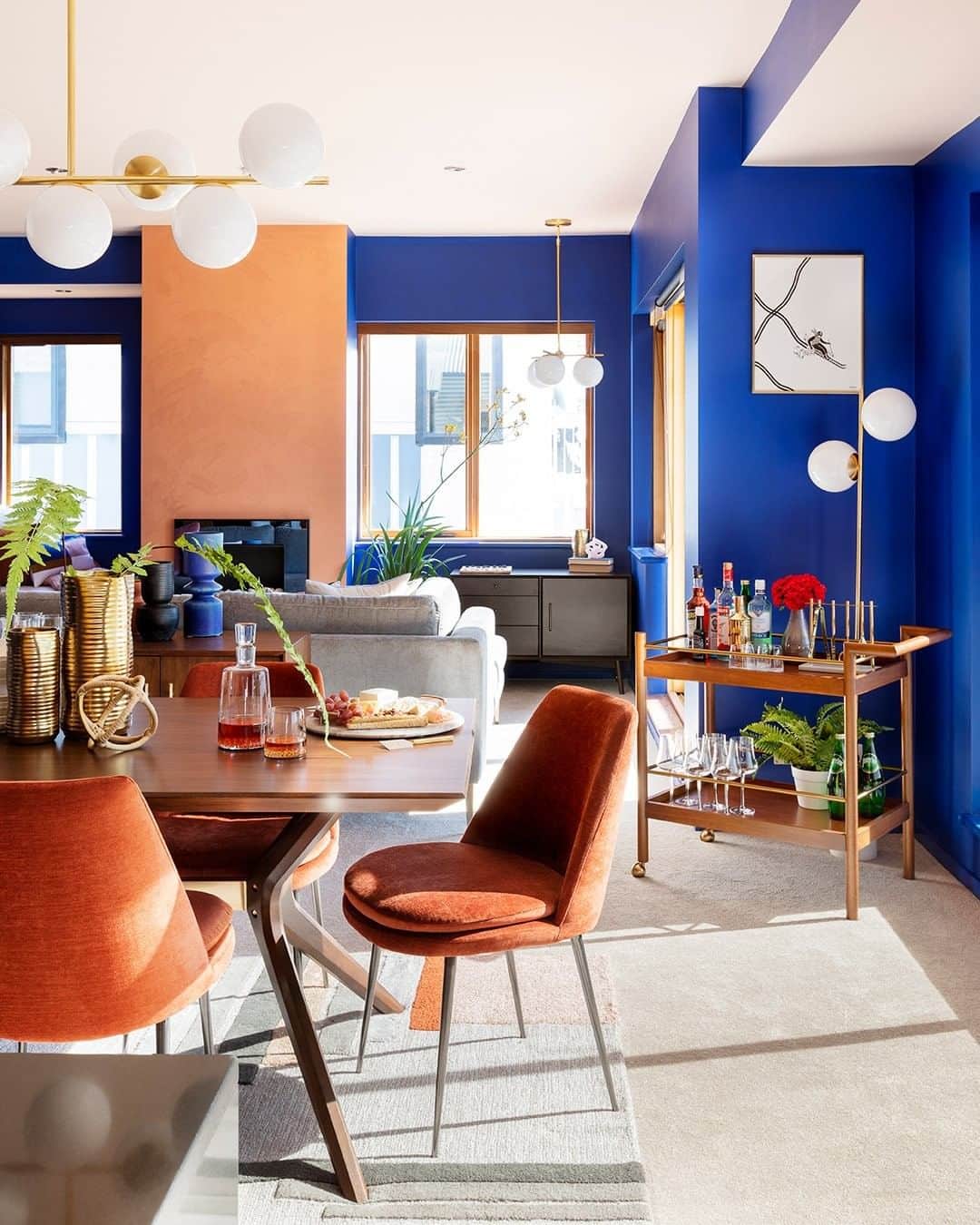 west elmさんのインスタグラム写真 - (west elmInstagram)「Join us for a #WestElmDesignCrew Workshop on 9/12! Just moved in? Want your space to feel more YOU? Learn how to create a home that looks good + does good in a few easy steps—from furniture + floorplans to plants + paint. Link in bio to find your local store + RSVP! @sherwinwilliams」9月4日 9時36分 - westelm