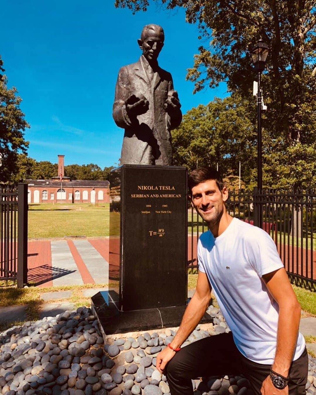 ノバク・ジョコビッチさんのインスタグラム写真 - (ノバク・ジョコビッチInstagram)「I visited Tesla Science Centre in Long Island. I want to thank the wonderful people who welcomed me and showed me around. It was so impactful walking around the grounds where Nikola Tesla invented some of the most important inventions that are integral parts of today’s modern society. He was a multidimensional being that has done so much for this world that it’s going to take many more years for us to realize that. Thank you Tesla. Long live your legacy and spirit. 🙏🏼 Obišao sam Naučni Centar Nikola Tesla na Long Island-u u Americi. Zahvaljujem se dragim ljudima iz organizacije koji su me toplo dočekali i dozvolili mi da se bolje upoznam sa centrom. Bilo je nestvarno hodati zemljom na kojoj je Tesla stvorio neke od najznačajnijih izuma koji su danas integralni deo modernog sveta. Nikola Tesla je bio multidimenzionalni čovek koji je toliko uradio za ovaj svet da će proći još mnogo godina pre nego što to u potpunosti shvatimo. Hvala ti veliki Tesla. Živeo još dugo tvoj legat i tvoj večni duh koji nas vodi i čuva.」9月4日 9時49分 - djokernole