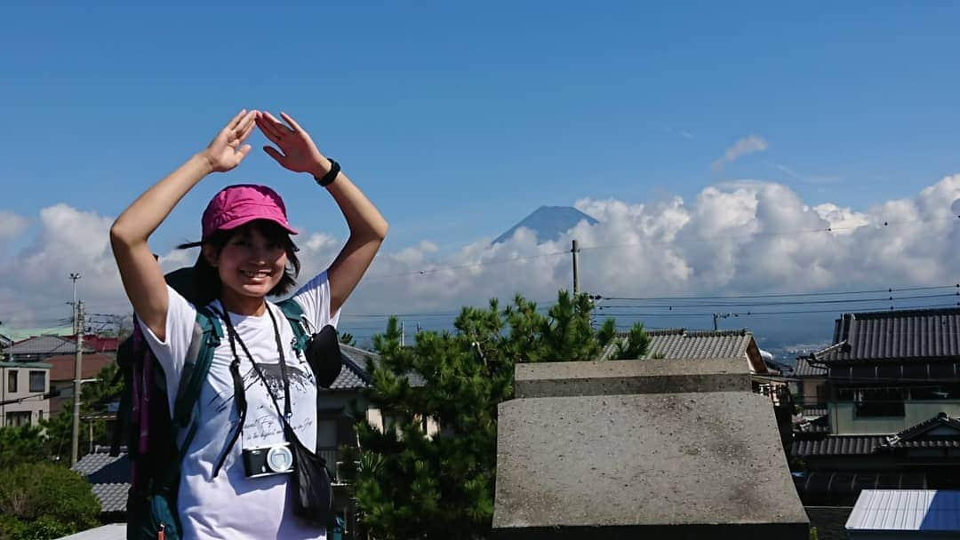 桜花さんのインスタグラム写真 - (桜花Instagram)「富士塚🍀🗻 ここからスタート＼(^^)／いってきマウンテン🗻🗻🗻🌷 #ルート3776  #富士塚  #富士山」9月4日 10時12分 - mountainohka