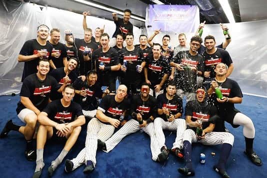 加藤豪将のインスタグラム：「Ring szn 💍🍾」