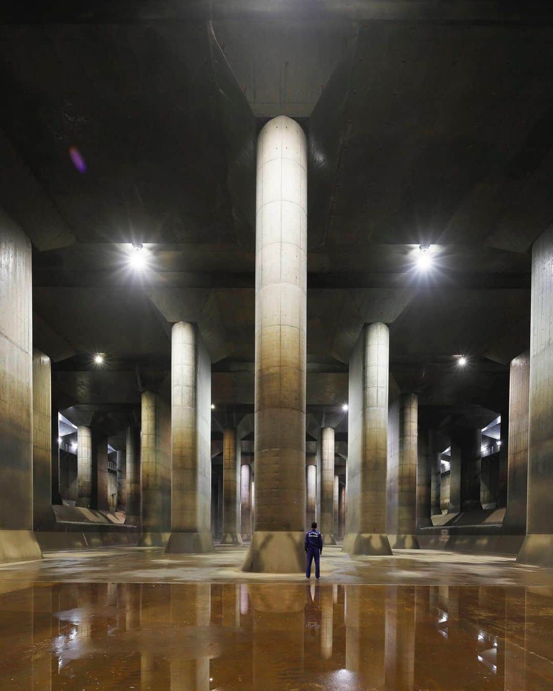 TOBU RAILWAY（東武鉄道）さんのインスタグラム写真 - (TOBU RAILWAY（東武鉄道）Instagram)「. . 🚩The Metropolitan Area Outer Underground Discharge Channel 🚩首都圏外郭放水路 🚩수도권 외곽 방수로 . . [Introduction to the Metropolitan Area Outer Underground Discharge Channel] . Site tours are available at the Metropolitan Area Outer Underground Discharge Channel  that flows approximately 50 meters below the ground.  It is one of the largest discharge channels in the world. You can see its inside, which resembles a huge temple, while learning about the latest flood control technology that is attracting attention globally.  This spot, popular for its mysterious atmosphere,  is also known as a site for photography/shooting films. You can apply for tours from the following URL. To switch languages, use the button at the upper right.  Access: The nearest station is Tobu Noda Line Minami-Sakurai Station. https://www.gaikaku.jp . . 【수도권 외곽 방수로의 소개】 . 지하 약 50m를 흐르는 세계 최대급 수도권 외곽 방수로에서는 견학 투어를 실시하고 있습니다. 거대 신전과 같은 내관과 세계적으로도 주목받고 있는 수해를 막는 최첨단 기술을 배울 수 있습니다. 신비스러운 분위기로 인기가 있으며 사진 촬영이나 영화 촬영지로도 알려져 있습니다. 아래 URL에서 견학 투어 신청을 할 수 있습니다. 오른쪽 위의 언어 전환 버튼을 이용해 주십시오. 오시는 길 가장 가까운 역 도부 노다 선 미나미사쿠라이 역 https://www.gaikaku.jp . . . . #tobujapantrip #japan #architecture #architecture_japan #coolarchitecture #japanlandscape  #photo_shorttrip #photo_travelers  #jp_gallery #instatravel #worldcaptures #nationalgeographic#visitjapan #travelingram #bestjapanpics #lovejapan #japan_of_insta #art_of_japan_  #beautifuljapan #cooljapan#일본여행 #여행기록 #여행스냅 #일본체험」9月4日 10時30分 - tobu_japan_trip