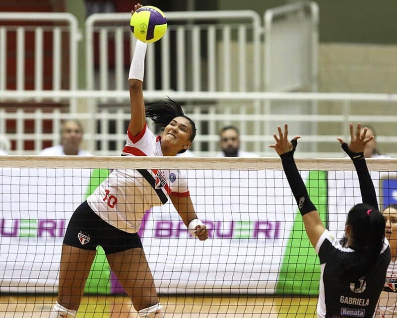 São Paulo FCさんのインスタグラム写真 - (São Paulo FCInstagram)「🏐 Grande vitória na estreia do Tricolor no Campeonato Paulista de Vôlei: São Paulo/Barueri 3x0 Valinhos, com parciais de 25/17, 25/21 e 25/21. O duelo foi disputado em casa, no Ginásio José Corrêa, em Barueri, e o nosso time é comandado pelo multicampeão José Roberto Guimarães! #VamosSãoPaulo 🇾🇪 ⠀⠀⠀⠀⠀⠀⠀⠀⠀ 📸 Rubens Chiri / saopaulofc.net」9月4日 10時39分 - saopaulofc