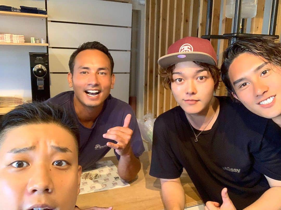 のインスタグラム：「🏝☕️」