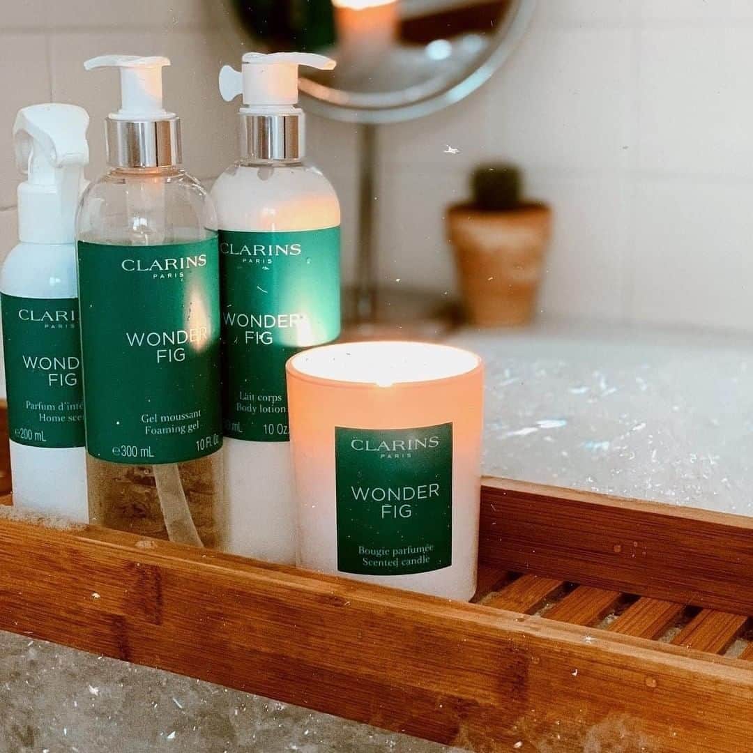 Clarins Canadaさんのインスタグラム写真 - (Clarins CanadaInstagram)「Scents of well-being! Discover our body care & home scents collections exclusively on clarins.com and at our Skin Spa Laval. __________ Ça sent le bien-être ! Découvrez nos collections de soins corps & de parfums d'intérieur exclusivement sur clarins.com et à notre Skin Spa Laval. . . . 📷: @martinablancodini #Clarins #ItsAllAboutYou」9月4日 11時00分 - clarinscanada