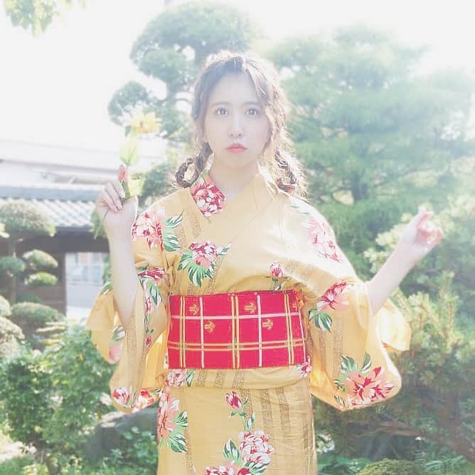 井上麗夢のインスタグラム：「和服シリーズ﻿ やっぱり和服はいいよね！﻿ どんどん溜まるけど。﻿ ﻿ 和服のお仕事まだまだ﻿ 受付ますよーう。﻿ ﻿ #ヘアアレンジ﻿ も好きなので今度のっける﻿ ﻿ #着物撮影﻿ #撮影会﻿ #夏の思い出」