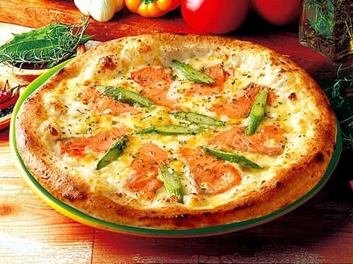 宅配ピザ「ナポリの窯」さんのインスタグラム写真 - (宅配ピザ「ナポリの窯」Instagram)「秋はサーモンが食べたくなりませんか？﻿ 【スモークサーモンとアスパラ】は、いかがでしょうか？﻿ ﻿ 生クリームたっぷりの、まろやかなホワイトソースに豊かな香りと深みのある味わいのスモークサーモン、しゃきっと食感のアスパラが良く合います。﻿ ﻿ 是非ご賞味ください♪﻿ ﻿ ﻿ #ナポリの窯 ﻿﻿﻿﻿﻿﻿﻿﻿﻿﻿﻿﻿﻿﻿﻿﻿﻿ #ナポリ ﻿﻿﻿﻿﻿﻿﻿﻿﻿﻿﻿﻿﻿﻿﻿﻿﻿ #ピザパーティー ﻿﻿﻿﻿﻿﻿﻿﻿﻿﻿﻿﻿﻿﻿﻿﻿﻿ #ピザパ ﻿﻿﻿﻿﻿﻿﻿﻿﻿﻿﻿﻿﻿﻿﻿﻿﻿ #ランチ ﻿﻿﻿﻿﻿﻿﻿﻿﻿﻿﻿﻿﻿﻿﻿﻿﻿ #ディナー ﻿﻿﻿﻿﻿﻿﻿﻿﻿﻿﻿﻿﻿﻿﻿﻿﻿ #🍕 #ピザ ﻿﻿﻿﻿﻿﻿﻿﻿﻿﻿﻿﻿﻿﻿﻿﻿﻿ #ピッツァ﻿﻿﻿﻿﻿﻿﻿﻿﻿﻿﻿﻿﻿﻿﻿﻿﻿ #宅配ピザ ﻿﻿﻿﻿﻿﻿﻿﻿﻿﻿﻿﻿﻿﻿﻿﻿﻿ #デリバリーピザ ﻿﻿﻿﻿﻿﻿﻿﻿﻿﻿﻿﻿﻿﻿﻿﻿﻿ #おいしい ﻿﻿﻿﻿﻿﻿﻿﻿﻿﻿﻿﻿﻿﻿﻿﻿﻿ #美味しい ﻿﻿﻿﻿﻿﻿﻿﻿﻿﻿﻿﻿﻿﻿﻿﻿﻿ #美味しいピザ ﻿﻿﻿﻿﻿﻿﻿﻿﻿﻿﻿﻿﻿﻿﻿﻿﻿ #手作りピザ ﻿﻿﻿﻿﻿﻿﻿﻿﻿﻿﻿﻿﻿﻿﻿﻿﻿ #アツアツ﻿﻿﻿﻿﻿﻿﻿﻿﻿﻿﻿ #チーズ ﻿﻿﻿﻿﻿﻿﻿﻿﻿﻿﻿﻿﻿﻿﻿﻿﻿ #イタリアン　﻿﻿﻿﻿﻿﻿﻿﻿﻿﻿﻿﻿﻿﻿﻿﻿﻿ #パスタ ﻿﻿﻿﻿﻿﻿﻿﻿﻿﻿﻿﻿﻿﻿﻿﻿﻿ #dinner ﻿﻿﻿﻿﻿﻿﻿﻿﻿﻿﻿﻿﻿﻿﻿﻿﻿ #lunch ﻿﻿﻿﻿﻿﻿﻿﻿﻿﻿﻿﻿﻿﻿﻿﻿﻿ #pizza ﻿﻿﻿﻿﻿﻿﻿﻿﻿﻿﻿﻿﻿﻿﻿﻿﻿ #instagood ﻿﻿﻿﻿﻿﻿﻿﻿﻿﻿﻿﻿﻿﻿﻿﻿﻿ #instafood ﻿﻿﻿﻿﻿﻿﻿﻿﻿﻿﻿﻿﻿﻿﻿﻿﻿ #italian ﻿﻿﻿﻿﻿﻿﻿﻿﻿﻿﻿﻿﻿﻿﻿ #アスパラ」9月4日 11時21分 - napolinokama