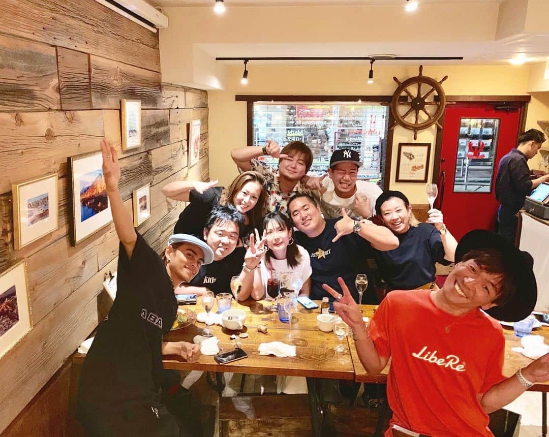 のインスタグラム：「2019.8.20～22﻿ at VUENOS shibuya tokyo﻿ We celebrated Toshiya ’s birthday!!﻿ When I met him, his hair was pink.😳w﻿ About 13 years have passed since then. ﻿ I'm always grateful to him.☺︎﻿ We will always be friends even if we become grandpa.👴🏼😂lol﻿ Sorry for my poor English.🤪﻿ ﻿ #ToshiyaTamura #TT #HappyBirthday #島レモン会 #toshiya #shun #MiNE #Hyonn #shimada #satoru #Kenji #kyohey #HBD #VUENOS #shibuya #tokyo」