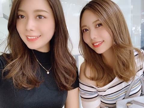 西村季里子のインスタグラム：「・ 大好きももちゃんとおデート💋 ちょくちょく会ってるし、 電話もよくするけど📞、 久しぶりに写真撮った気がする🥰 大好きだな〜大切だな〜💓 いつも頼ってしまう🙏🏻 お姉ちゃんみたい🙏🏻(同い年) わたしもももちゃんみたいに 美意識高めて頑張ろう🥺💄 #デート#映画#おっさんずラブ #ランチ#つるとんたん#安定 #新宿#歌舞伎町#おうどん #大学#同級生#親友#大切#美しい #美人#本物の美人#大好き#😘 #タカノフルーツパーラー #パフェ #follow#followme」