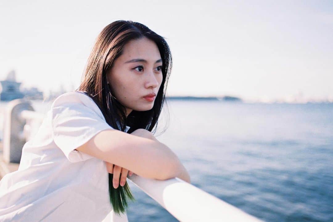 山木コハルさんのインスタグラム写真 - (山木コハルInstagram)「顔面が強い。part2  #フィルムカメラ #夏 #海 #sea #film」9月4日 11時34分 - yayamakoharyu