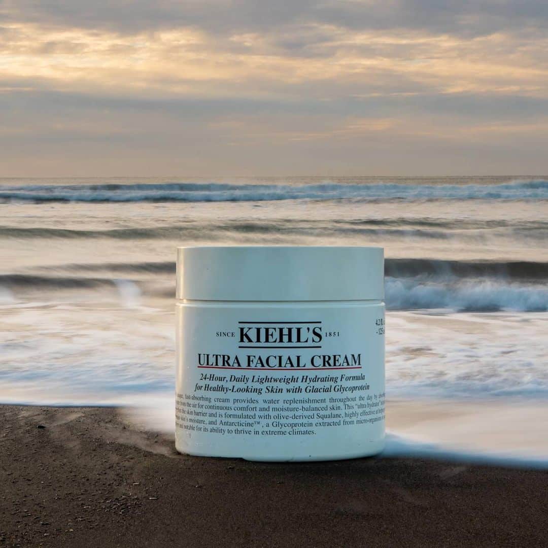 キールズ Kiehl's Japanさんのインスタグラム写真 - (キールズ Kiehl's JapanInstagram)「‪夏を思いっきり楽しんだお肌は想像以上に乾燥しているかも...‼️‬ ‪そんな隠れドライ肌になりやすいこの時期に #キールズクリームUFC でしっか り保湿をして内側から #潤うふっくら肌 に✨‬ . . @kiehlsjp #キールズ #新クリームUFC #うるおうふっくら肌 #クリームUFC #保湿 #乾燥 #保湿クリーム #スキンケア #天然由来成分 #アポセカリー#ウルトラフェイシャルクリーム #クリームUFC #保湿 #ニューヨーク発 #ニューヨーク #Kiehls #Skincare #NewYork #UltraFacialCream .」9月4日 12時33分 - kiehlsjp