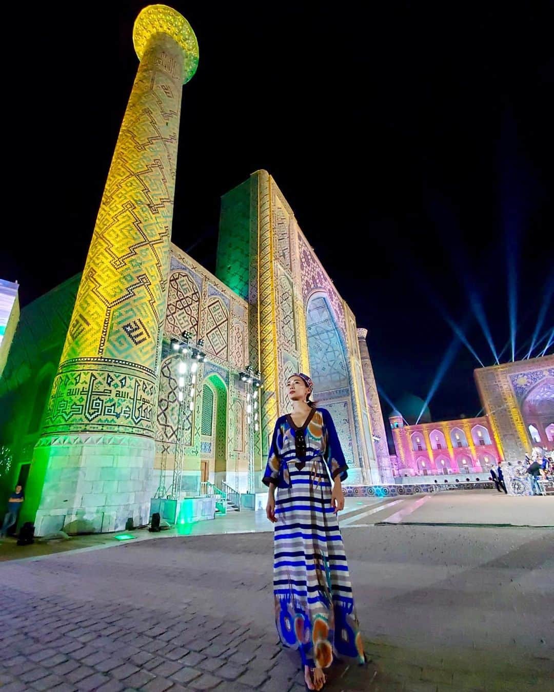 桐山マキさんのインスタグラム写真 - (桐山マキInstagram)「. . . Happy Independence Day  Uzbekistan🇺🇿✨ . . .  Uzbekistanがソ連から独立記念日に行うUNESCO国際音楽祭のビッグイベントに参加しました。 ウズベキスタン大統領が 私達にご挨拶に来て下さり ウズベキスタンの素晴らしさと 世界平和を祈り心を一つにしました。 . . #uzbekistan  #independenceday  #samarkand  #unesco #beautifulworld  #visituzbekistan  #love #myfavorite  #ウズベキスタン #サマルカンド #ユネスコ #ビッグイベント #ウズベキスタン大統領 #こんな近くにいらして下さり #感動と興奮 #政府からの招待状 #宝物にします #名前は #マキキリュヤマ #になってた #普通じゃないのが良い #これも何か嬉しかった #❤️ #🇺🇿」9月4日 12時31分 - maki_kiriyama