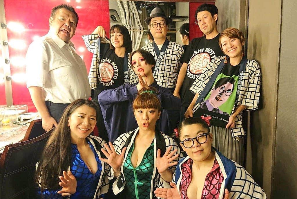 服部ひで子さんのインスタグラム写真 - (服部ひで子Instagram)「吉本新喜劇ィズ⭐ワンマンライブ 来てくださった皆様、ありがとうございました。  昨日は、ついにオリジナル新曲を初披露させていただきました～✨気に入っていただけたでしょうか？  9/3(火)に 吉本新喜劇ィズYouTubeチャンネルも新たに出来まして、なんと！そこで新曲『Bicycle Beach』のMVが公開されました。  ライブに来られなかった方も、いち早くYouTubeでご覧いただけます～。 めちゃくちゃ素敵な曲に、素敵なMV。 特に失恋した女の子に、共感していただける曲だと思います。 沢山聞いてくださいね。  そして、 なんとなんと『TATSU-G』のMVも同時公開されました‼‼‼ 個人的には、初まって数秒で泣きました……😭 天国の井上竜夫師匠に捧げる歌。 こちらも是非、たくさんの方に聞いていただきたいです。  詳しくは、吉本新喜劇ィズのYouTubeチャンネルにて配信中～！！！ 宜しくお願いします✨  #吉本新喜劇ィズ #ヨッチリ」9月4日 12時35分 - hideko_hattori