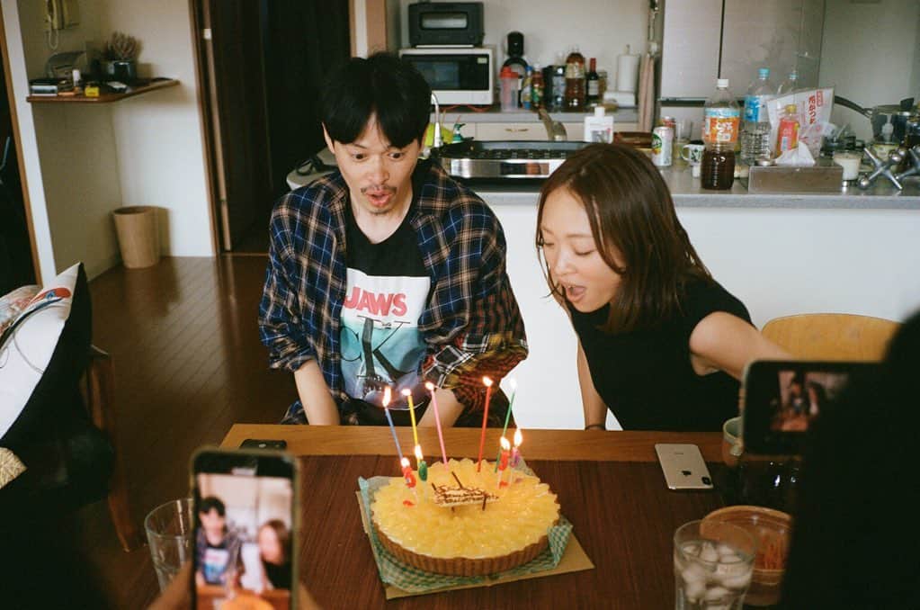 のインスタグラム：「8月あっという間だったなぁ。 もー9月。すぐ10月！ 毎日大事に生きよう！ 大好きな人達との思い出film📷 #ありがとう8月」
