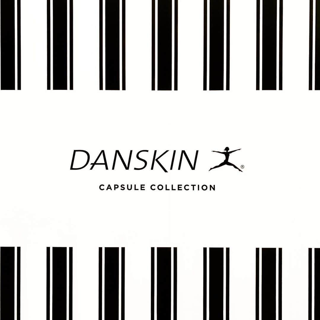 DANSKIN Japanさんのインスタグラム写真 - (DANSKIN JapanInstagram)「. 【期間限定POP UP 】 DANSKIN CAPSULE COLLECTION . ▪️期間 2019年9月2日(月)-9月8日（日） ▪️場所 Showcase(Spiral 1F) ▪️時間 11:00-20:00 . エレガントとアクティブを融合した「しなやか」な女性像と内面的な「強さ」、成熟した大人の「感性」の表現と、タン、ノルディックグリーンのシックなカラーと、クラシカルなストライプ柄をキーカラーとして採用し、新たな世界観を表現。また靴紐にチュールを使用した「DANSKIN」ブランド初のシューズも展開しています。 . #danskin #danskinjapan #ダンスキン#nyc #ny #ballet#バレエ#yoga#workout #activewear #activecomfort#tulleassecondskin#ショーケース」9月4日 12時51分 - danskin_japan