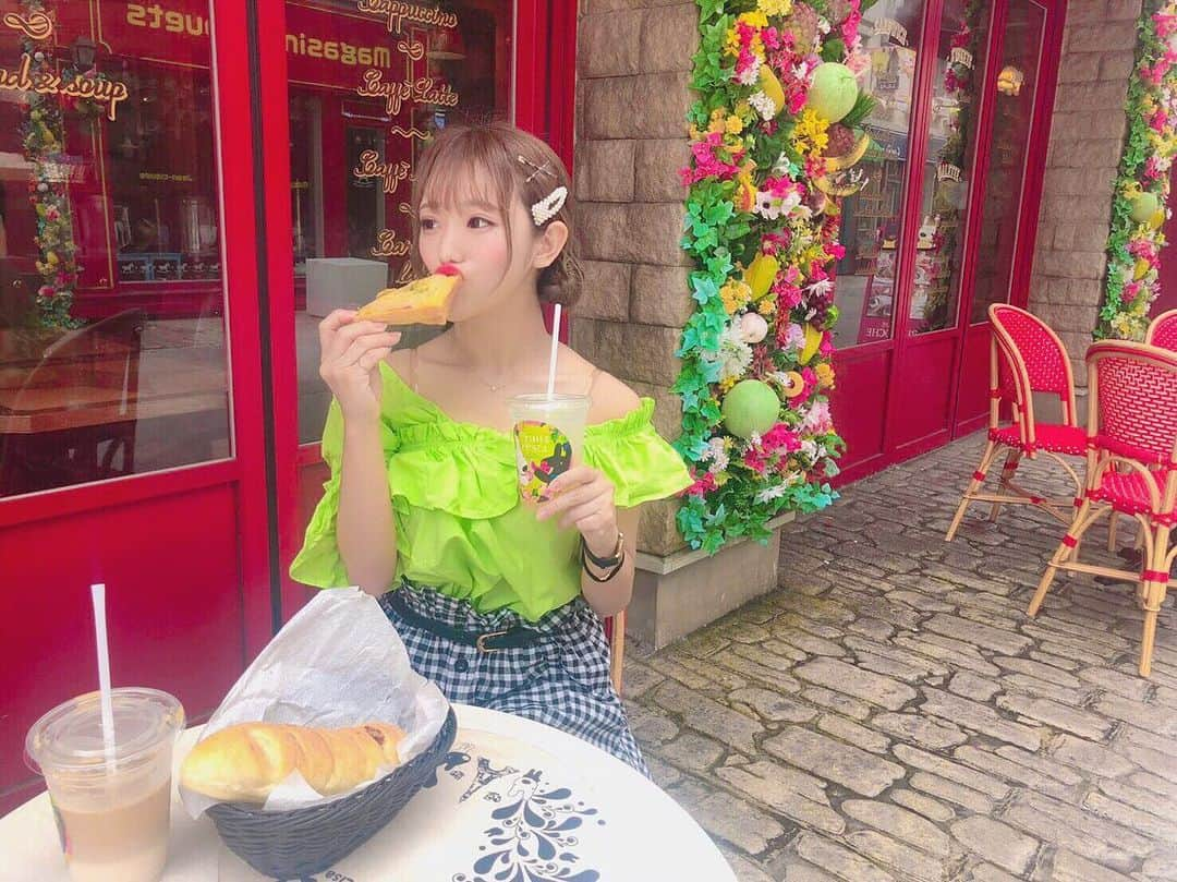 愛田杏奈さんのインスタグラム写真 - (愛田杏奈Instagram)「優雅なmorning風😆🥖☕️💕 . . . #おしゃれカフェ #山梨 #山梨県 #yamanashi #地元 #入園無料 #富士急ハイランド #富士急 #インスタ映え #映え活 #カメラ #カメラ女子 #フォトスポット #遊園地 #夏 #夏休み #セルフヘアアレンジ #お団子 #お団子ヘア #写真好きな人と繋がりたい #フォロワー増やしたい #fashion #instagood #likeforlikes #followme」9月4日 13時03分 - anna_osada