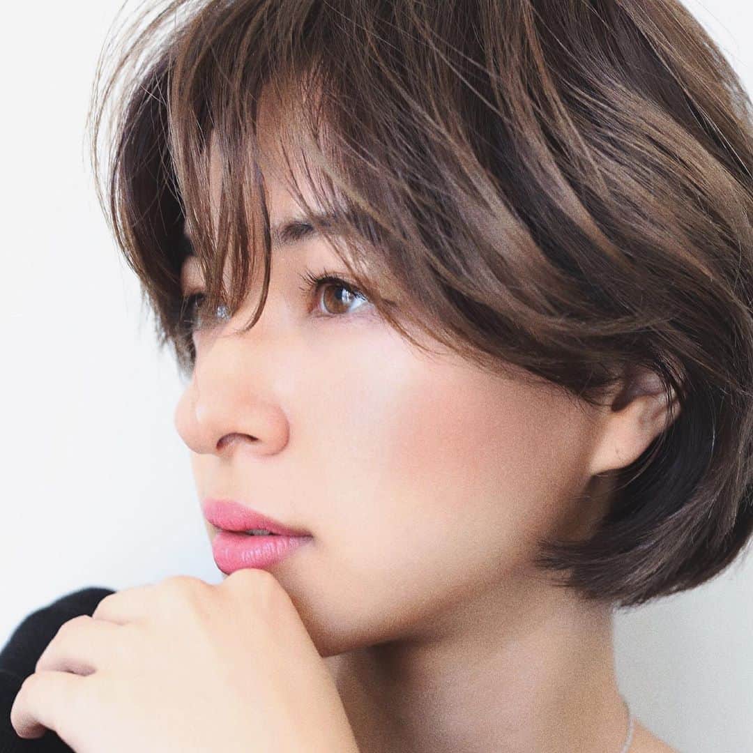 渡部幸也のインスタグラム：「昨日に引き続き今日も天候は不安定ですが、本日もたくさんのご予約本当にありがとうございます✨😭✨ 今週も１週間、よろしくお願いします🙇  #ヘアスタイル #ヘア #髪型 #ヘアカタログ #ヘアセット #ヘアアレンジ #パーマ #カラー #ヘアカラー #hair #恵比寿美容院 #代官山美容室 #代官山美容院 #美容学生 #サロン #中目黒美容室 #中目黒美容院 #恵比寿美容室 #サロンモデル #中目黒ランチ #恵比寿ランチ #hpb_hair #中目黒 #代官山 #恵比寿 #渋谷 #ar_magazine #murua #emoda #americanvintage」