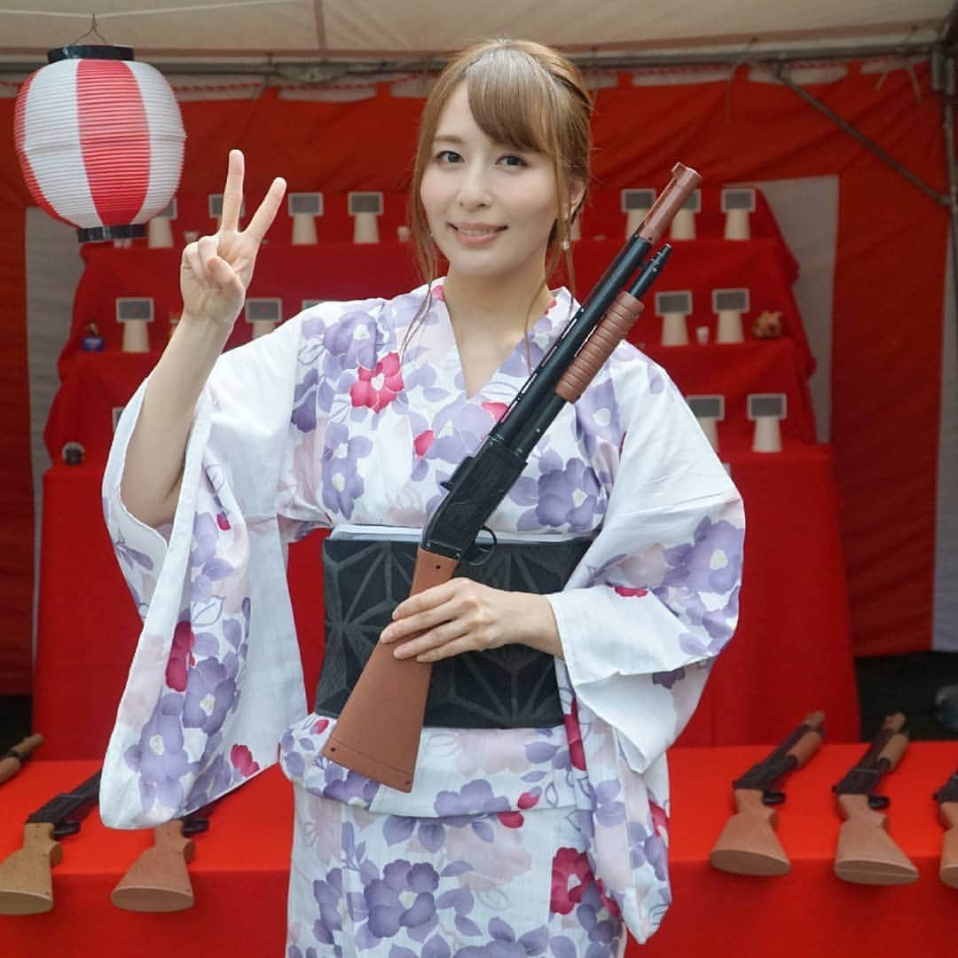 希崎ジェシカさんのインスタグラム写真 - (希崎ジェシカInstagram)「夏を満喫できました🍧👘. . . #ジェ神祭 #夏の思い出 #11周年 #サプライズ #バウムクーヘン #浴衣 #yukata  #オフ会」9月4日 13時11分 - kizaki_jessica