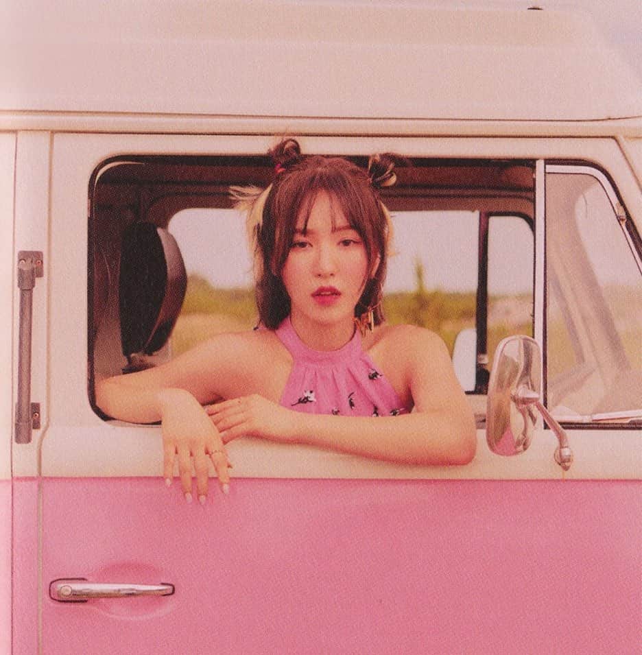 ウェンディ（ファンアカウント）のインスタグラム：「💙 #WENDY #웬디 #REDVELVET #레드벨벳」