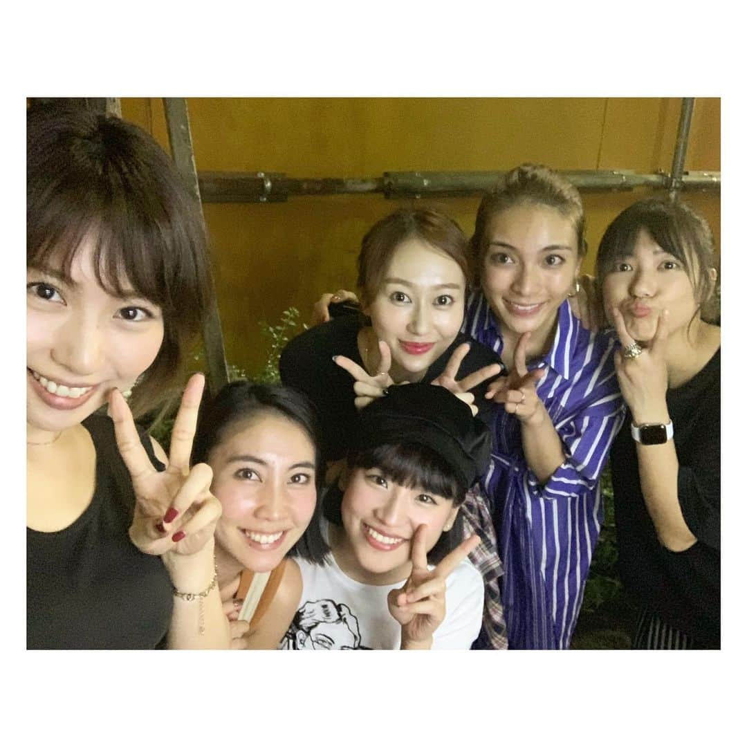 増田有華さんのインスタグラム写真 - (増田有華Instagram)「・ 抑えきれないくらい大きな声出して笑えることも 話し聞きながらグッときて泣いちゃいそうになることも やっぱり思春期を共に過ごしてきた時間はかけがえのないもので 終始愛おしい人たちだなぁって。 大切にしたいというより、大切な存在に既になっていることが奇跡であり幸せなことだと感じます💓 みんなと出逢えて、幸せ。 いつも本当にありがとう。 ・ ・ ・ #遥香おかえり #二期に馴染むちかちゃん #香菜の顎触らせてもらった #不思議な感覚 #バージョンアップ #仲川遥香 #宮澤佐江 #近野莉菜 #小林香菜 #秋元才加 #らぶ」9月4日 14時18分 - masuyuka_official