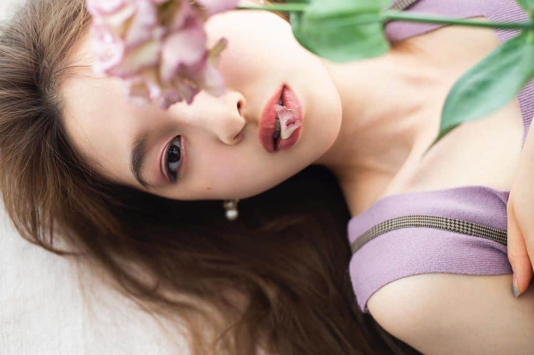 花盛友里のインスタグラム：「@ray.magazine  秋メイク♡」