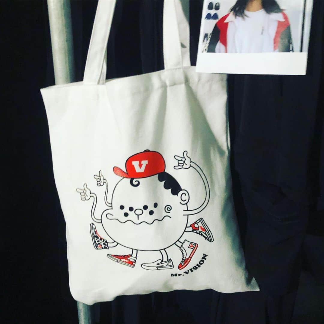 田中秀幸のインスタグラム：「VISION STREET WEAR CHINA Capsule collection mr.VISION  VISION STREET WEAR CHINAとのカプセルコレクションme.VISIONが発表されました！  #visionstreetwear #fashion #streetfashion #china #shanghai #tokyo #illustration」