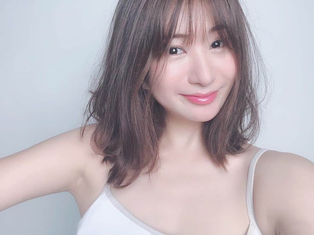 中村江莉香さんのインスタグラム写真 - (中村江莉香Instagram)「#ビューティースリムリボーン day🥰☝️#エステ ❤️ 本日もボディケアをお願いしました...💖 デトックス、セルライトケアだけでは無くて、肩こりやヒップアップにも効果ありで、いつも終わってから身体がスッキリ..なのです😊💕 ・ お仕事のためにも自分自身のためにも メンテナンスはしときましょましょ👏👏 ・ #beauty_slim_reborn #渋谷エステ #エステ #エステ通い復活 #渋谷美容 #美容好きな人と繋がりたい #３１歳 #頑張っとこ #美肌 #美ボディ #渋谷#高濃度酸素 #酸素を吸う #脂肪燃焼 #アラサー女子 #美容レポ #酸素療法 #キャビテーション #EMS #セルライトケア専門店 #三十路女子 #モデル #インスタグラマー #インフルエンサー」9月4日 14時55分 - erica_nakamura