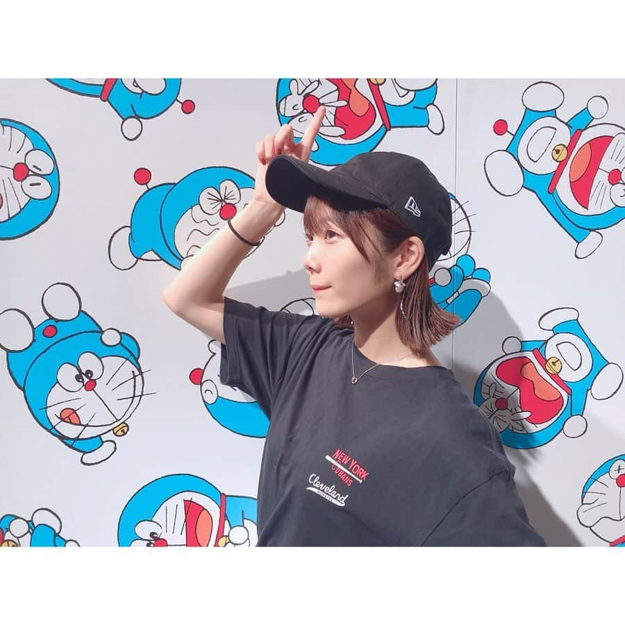 MOMOKAさんのインスタグラム写真 - (MOMOKAInstagram)「・ 僕ドラえも〜〜ん！💙🔔 今日は @newerajapan さんの展示会へ！🏋️‍♂️ 新作もかわいいすぎたし、たくさんかわいい場所あったから写真いっぱい撮ってしまった🤭 また後で載せるねっ #newera#cap#doraemon#kawaii#🍑」9月4日 15時23分 - momoka_jewel