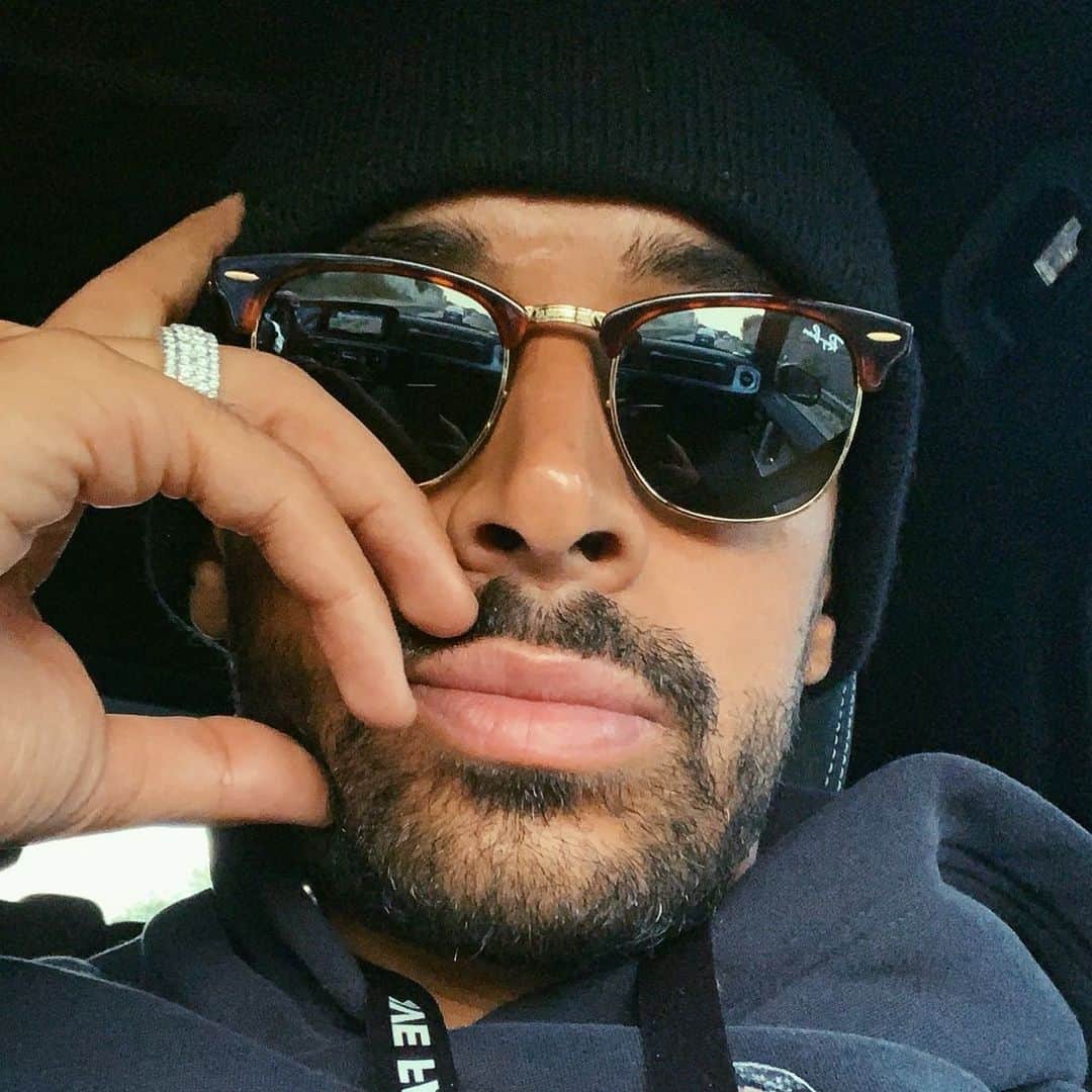 カリム・ベララビのインスタグラム：「on the way to practice. get up every day and never forget your goals. no matter what they say. focus on your own way and BELIEVE.」