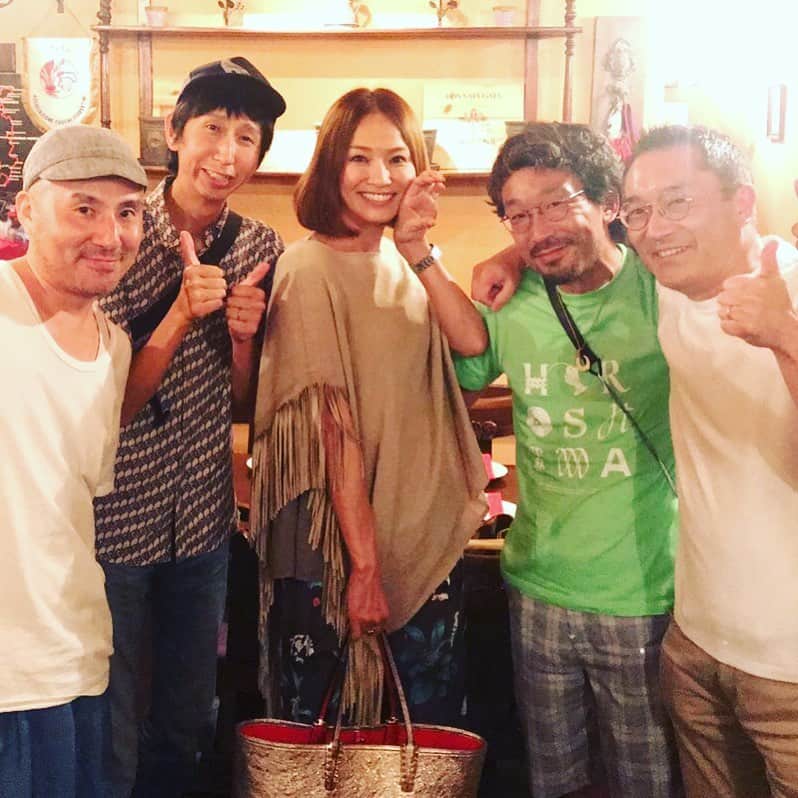 倉本康子さんのインスタグラム写真 - (倉本康子Instagram)「🌟 CARP神宮3連戦に向けての カープ談義の集まり。 昨日のKJことジョンソンのヒーローインタビューでもお隣に映っていた カープの通訳 西村さんを囲んで。 アンガールズの山根さんとも初めてお会いしました。 話題は終始カープについて😆 楽しすぎた！ #濃厚な夜 #アンガールズ山根 さん #通訳西村さん #carp #カープ #カープ談義 #広島カープ」9月4日 15時46分 - yasuko_kuramoto_yakko