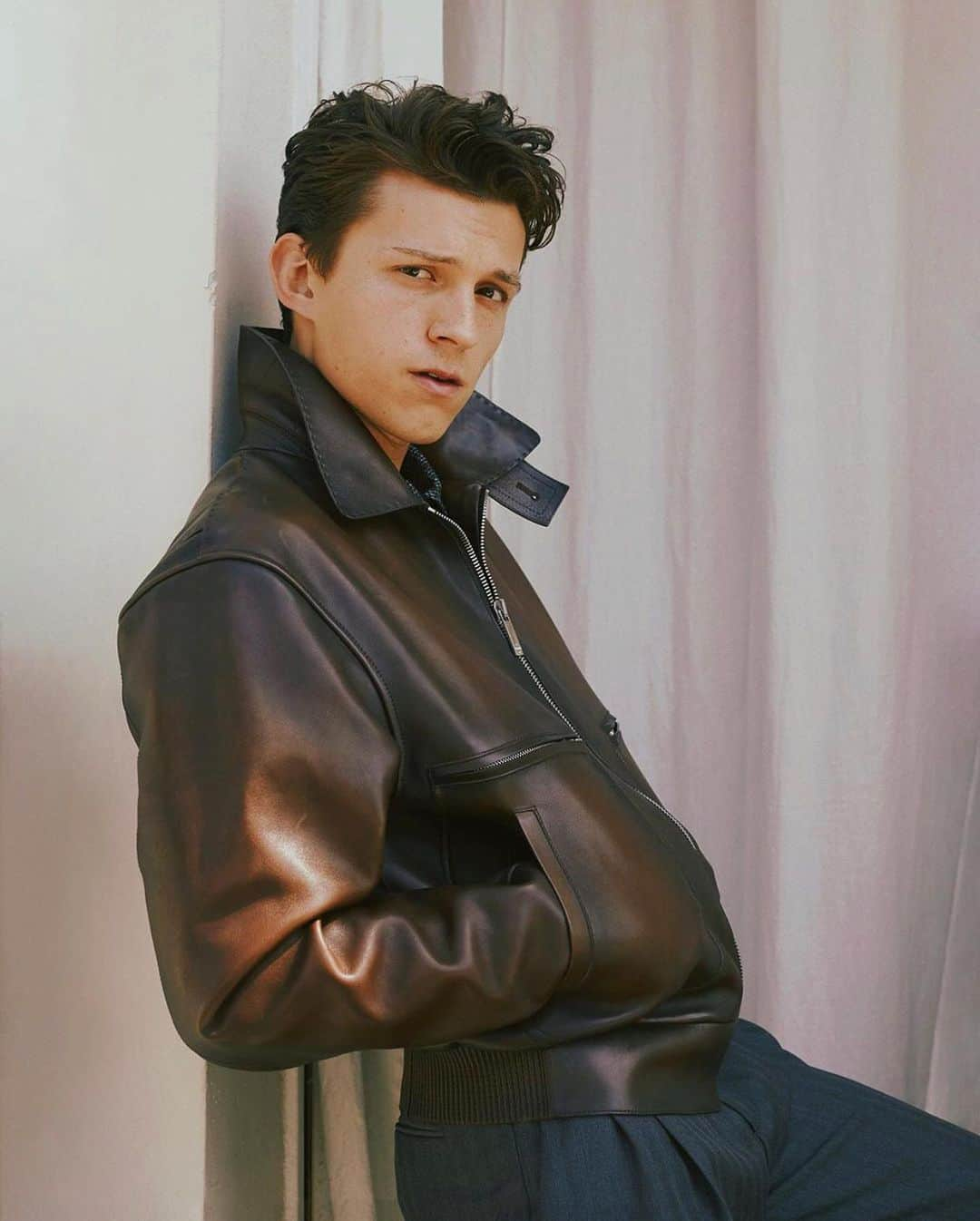 クリスヴァンアッシュさんのインスタグラム写真 - (クリスヴァンアッシュInstagram)「TOM HOLLAND WEARING @BERLUTI FOR @gqstyle  Photo @latourfanny  @tomholland2013  #berluti #krisvanassche #kris_van_assche #tomholland」9月4日 15時39分 - kris_van_assche