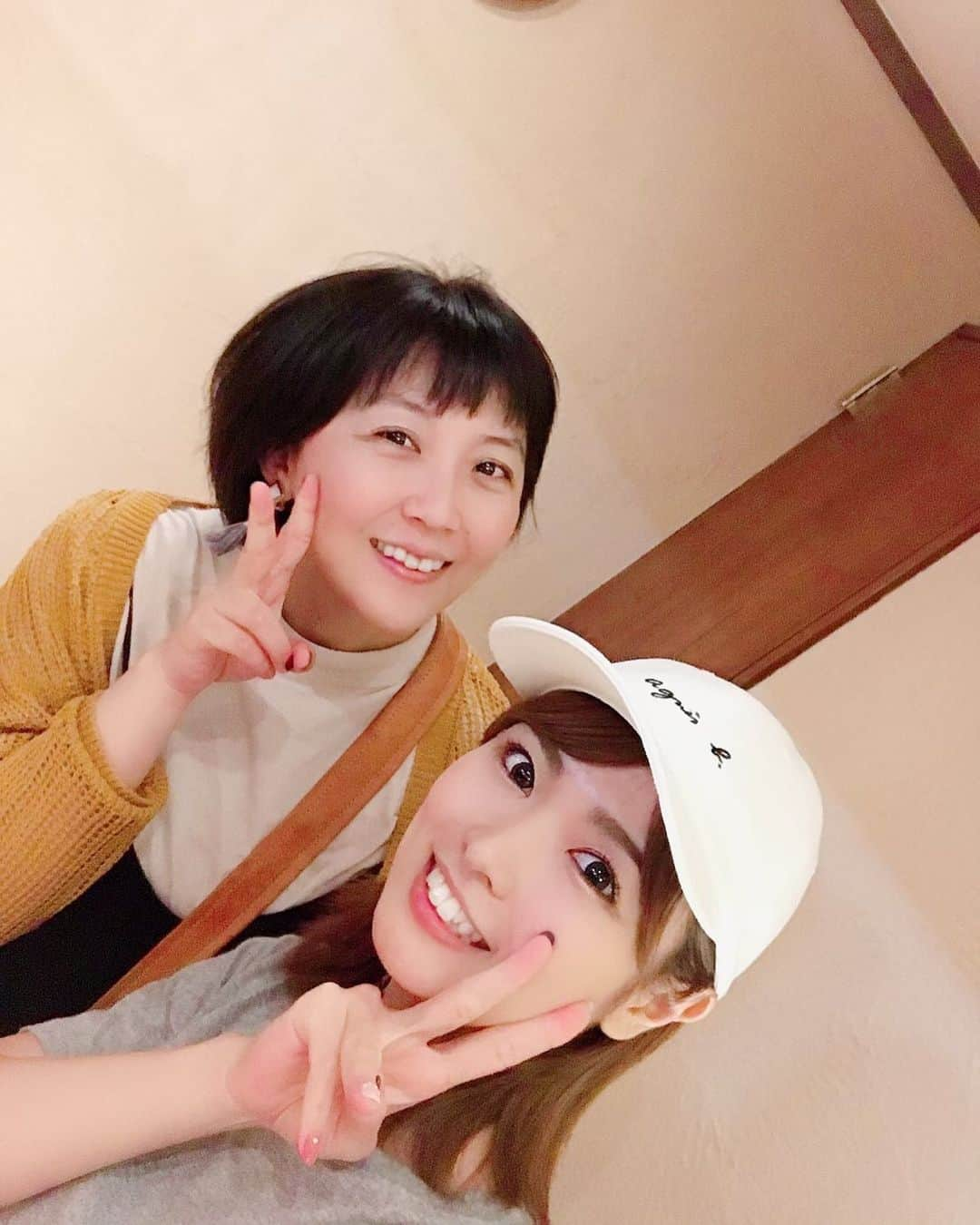 生天目仁美 さんのインスタグラム写真 - (生天目仁美 Instagram)「いえーい。 舞ちゃんと☘❤️ 熊本楽しかったなぁ」9月4日 15時54分 - naba3po