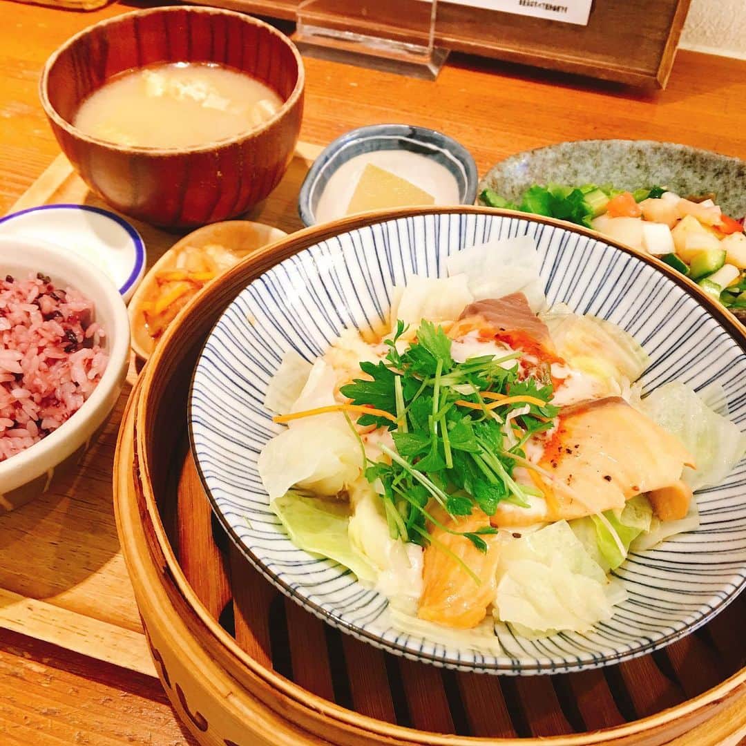 金巻ともこのグルメインスタ