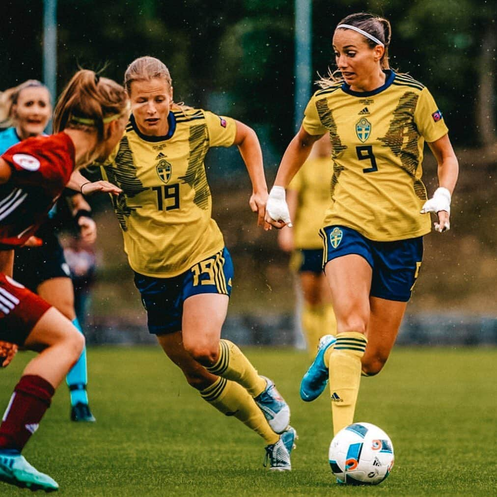 コソヴァレ・アスラニさんのインスタグラム写真 - (コソヴァレ・アスラニInstagram)「Leaving Latvia with a W in our first #weuro2021 qualification game last night. Nos vemos Madrid✈️」9月4日 16時14分 - asllani9