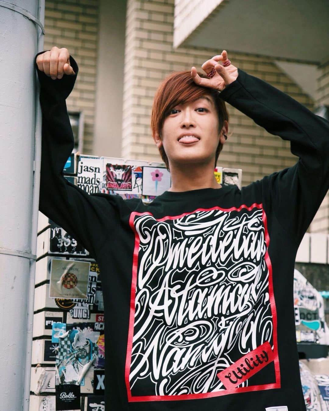 セキはん（コロナナモレモモ）のインスタグラム：「UTILITY×オメでたい頭でなにより コラボレーションTシャツ予約スタート🥺  オメでたい頭でなにより"の3周年を記念して UTILITYのオリジナルブラ ンド"EFFECTEN"とコラボレーションロングスリーブTとキッズ用としてTシャツを販売🥺  8/29(木)〜9/16(月)の期間にご予約頂いたお客様の受注生産となります。 (UTILITYの店頭、またはUTILITYオンラインストアでのみ予約受付となります) さらに、9/7(土)には、"オメでたい頭でなにより"メンバーのUTILITY来店予約イベントも開催予定！ 【UTILITY×オメでたい頭でなにより コラボレーションアイテム】 ロングスリーブT：¥7,777(税込) キッズTシャツ：¥5,940(税込) 【予約受付期間】2019年8月29日（木）〜9月16日（月）迄 【お問い合わせ】 「utility」 〒150-0001 東京都渋谷区神宮前3-24-1鈴木ビル2階 TEL：03-6459-2463 contact@utility-harajuku.jp  #オメでたい頭でなにより  #3周年 #utilityharajuku  #effecten #ぽにきアカから引用🥺」