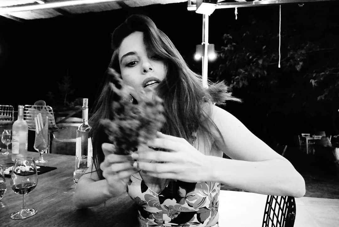 Ozge Gurelのインスタグラム：「✨✨」