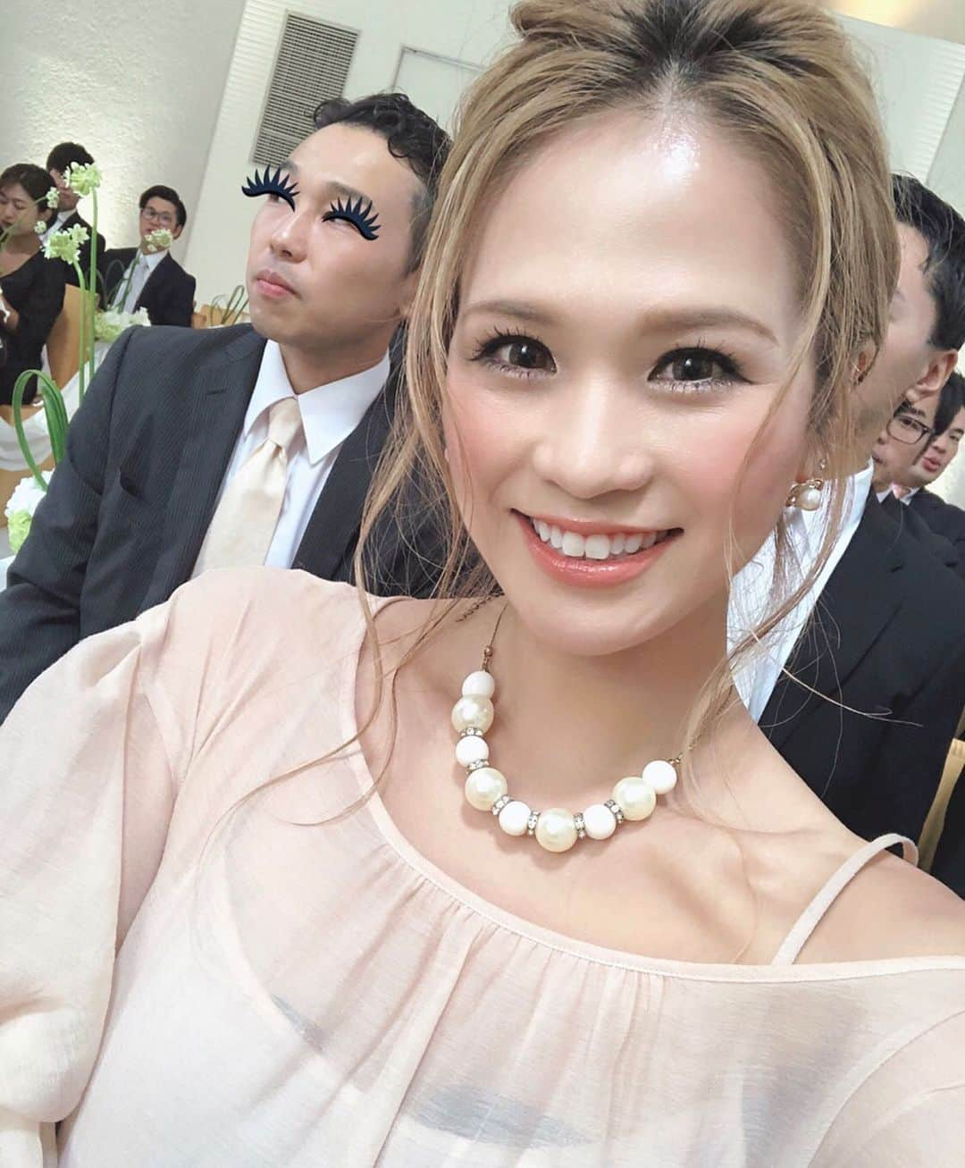 彩希エリナさんのインスタグラム写真 - (彩希エリナInstagram)「今日は大阪にて従兄弟の結婚式に参加💒✨パパパパーン🎉🎂🎈 #happywedding #happyweddingday #weddingparty #weddingpartydress #chapel #hiltonosaka #congrats #osaka #hotel #結婚式 #挙式 #チャペル #ウェディング #ヒルトン大阪 #めでたい #おめでとう #近いのキッスを #ヒュー #🤵 #👰 #💒 #💍」8月31日 19時41分 - erina_saiki